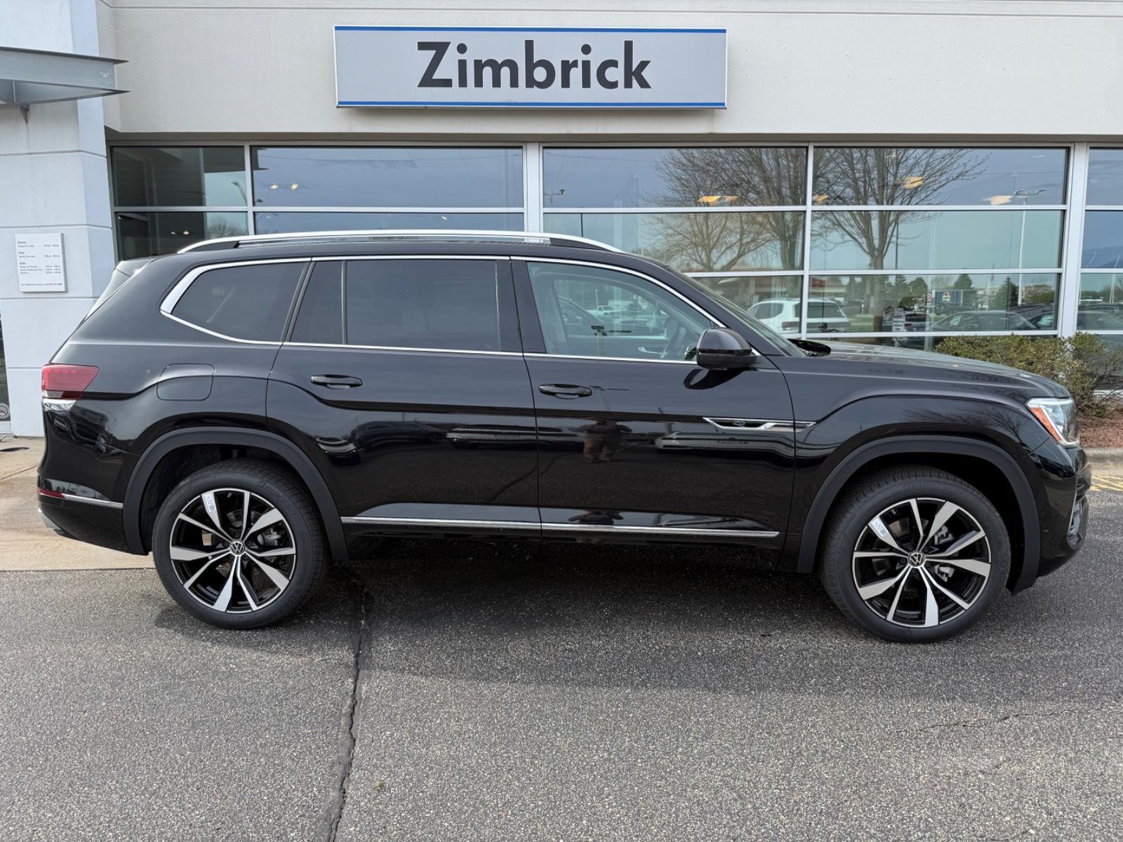 Volkswagen Atlas Vehicle Image 02