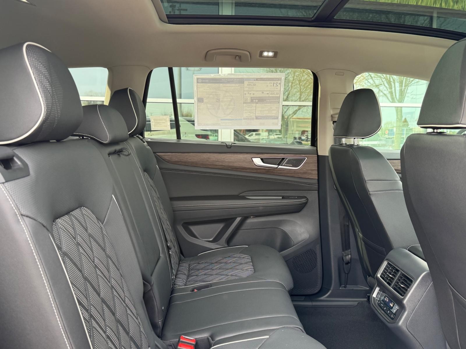 Volkswagen Atlas Vehicle Image 05