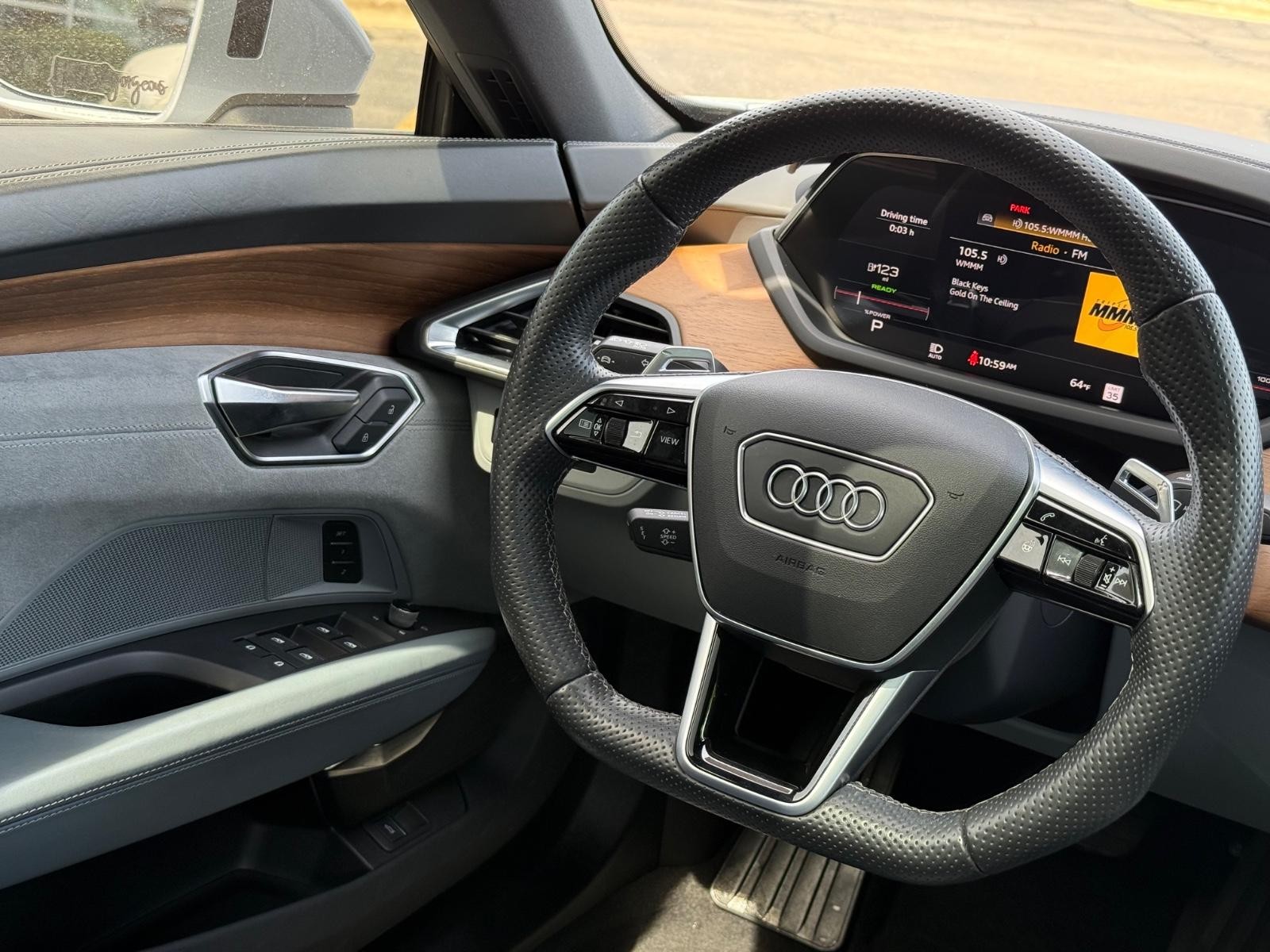 Audi e-tron GT Vehicle Image 15