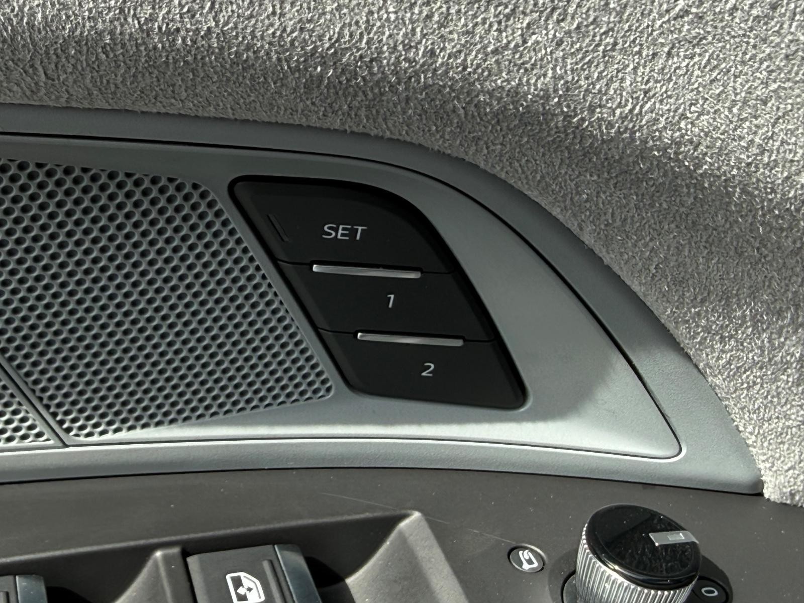 Audi e-tron GT Vehicle Image 17