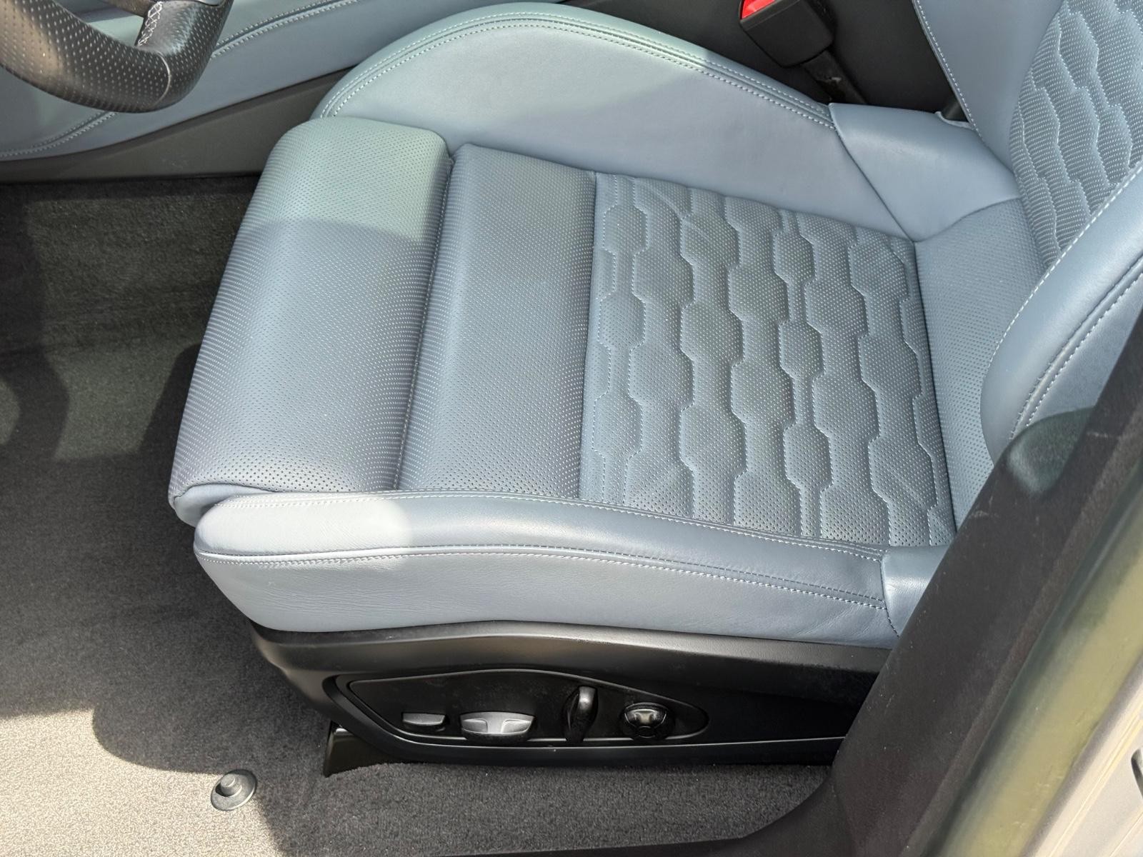 Audi e-tron GT Vehicle Image 24