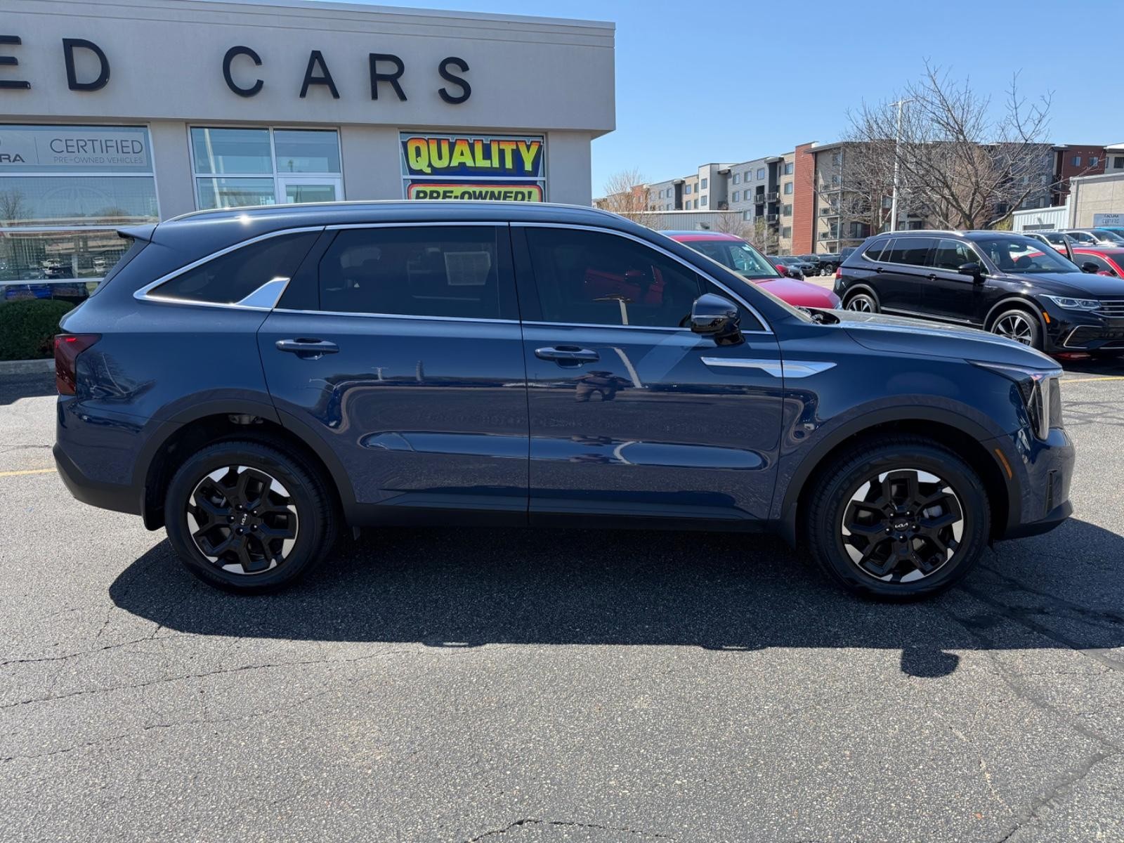 Kia Sorento Vehicle Image 02