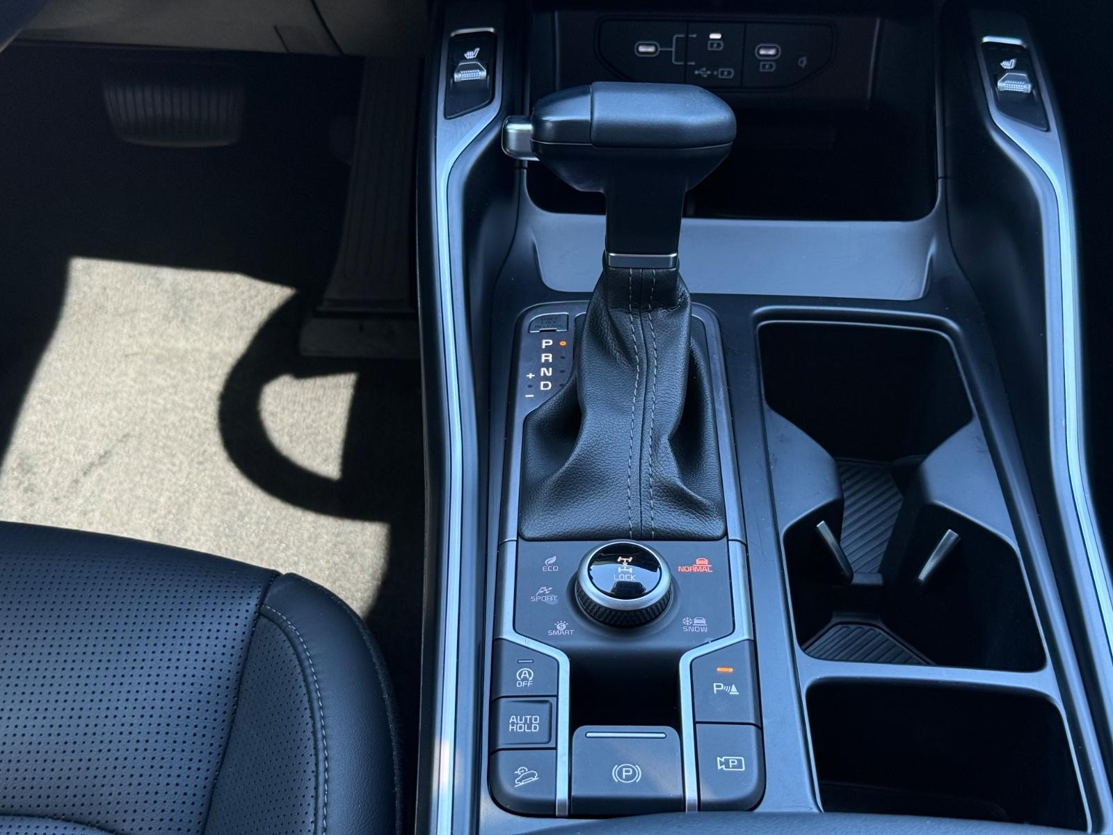 Kia Sorento Vehicle Image 13
