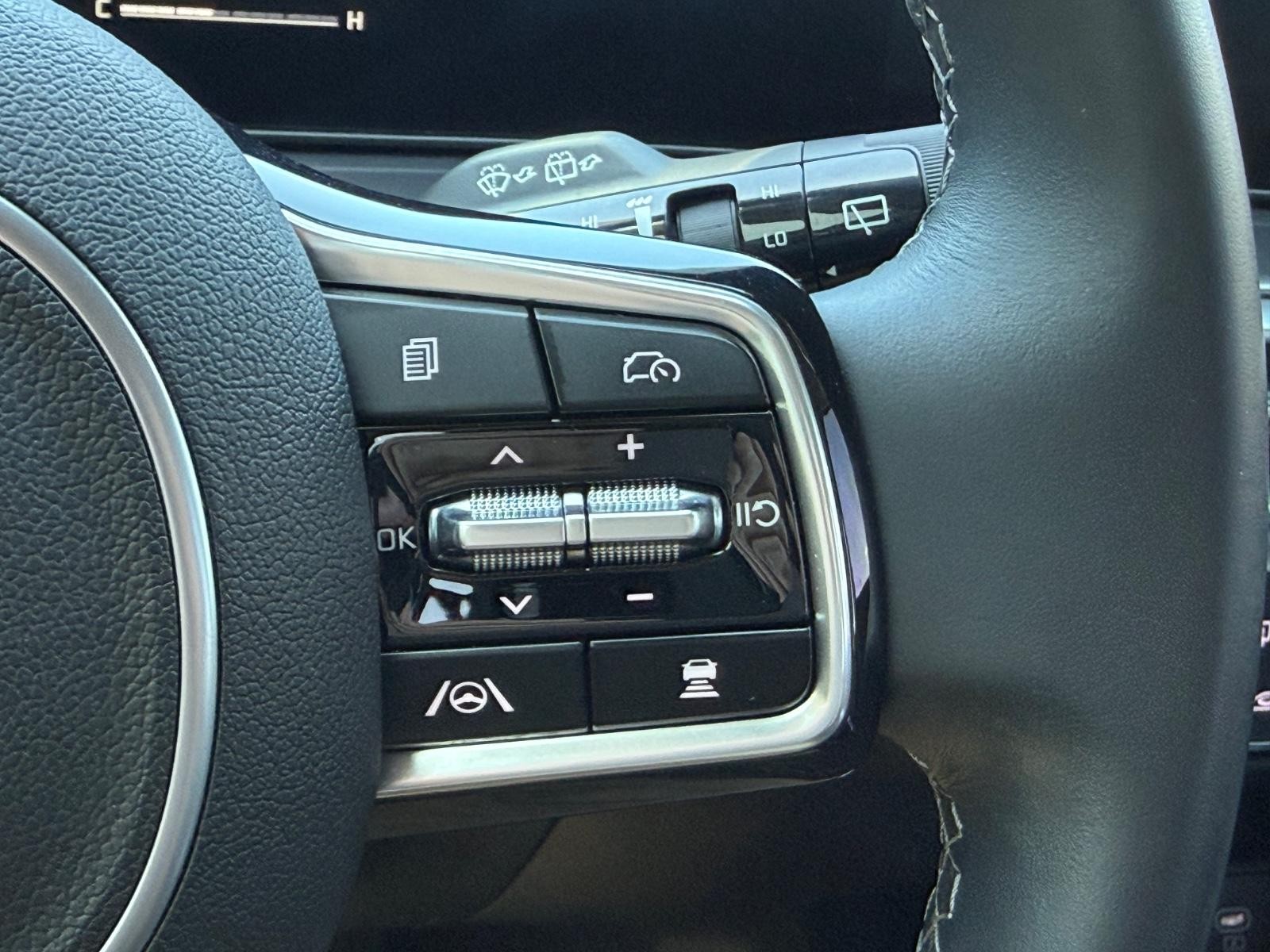 Kia Sorento Vehicle Image 17