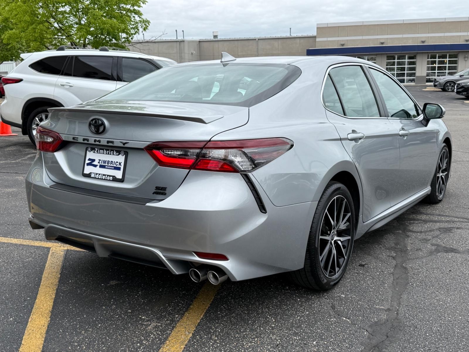 Toyota Camry Vehicle Image 03