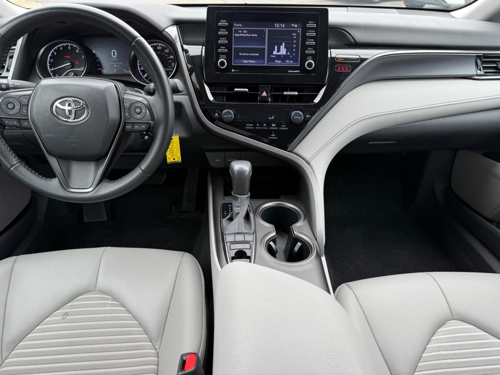Toyota Camry Vehicle Image 11