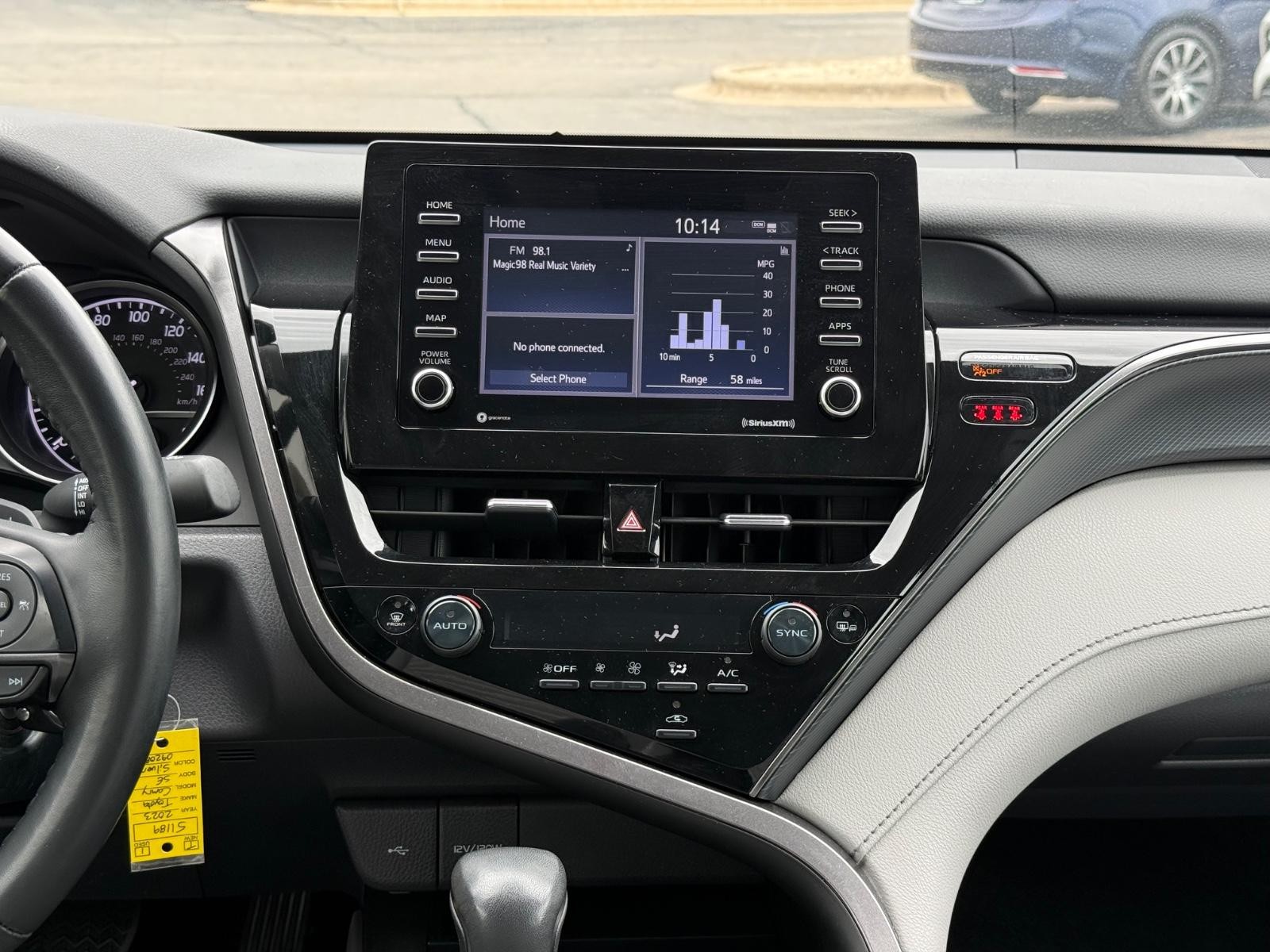 Toyota Camry Vehicle Image 12
