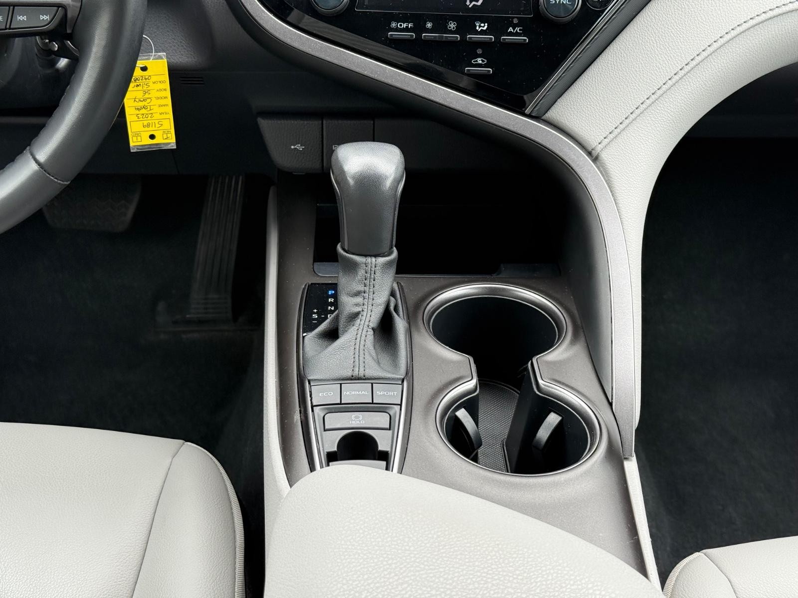 Toyota Camry Vehicle Image 13
