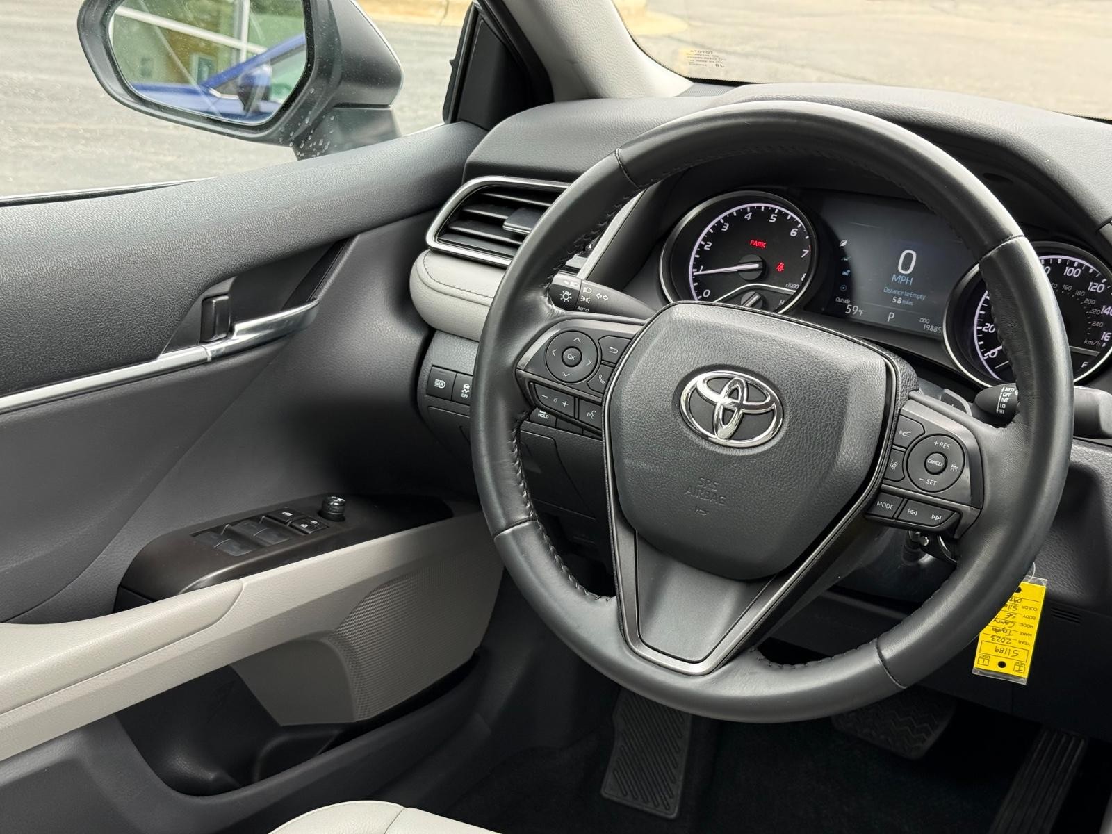 Toyota Camry Vehicle Image 14