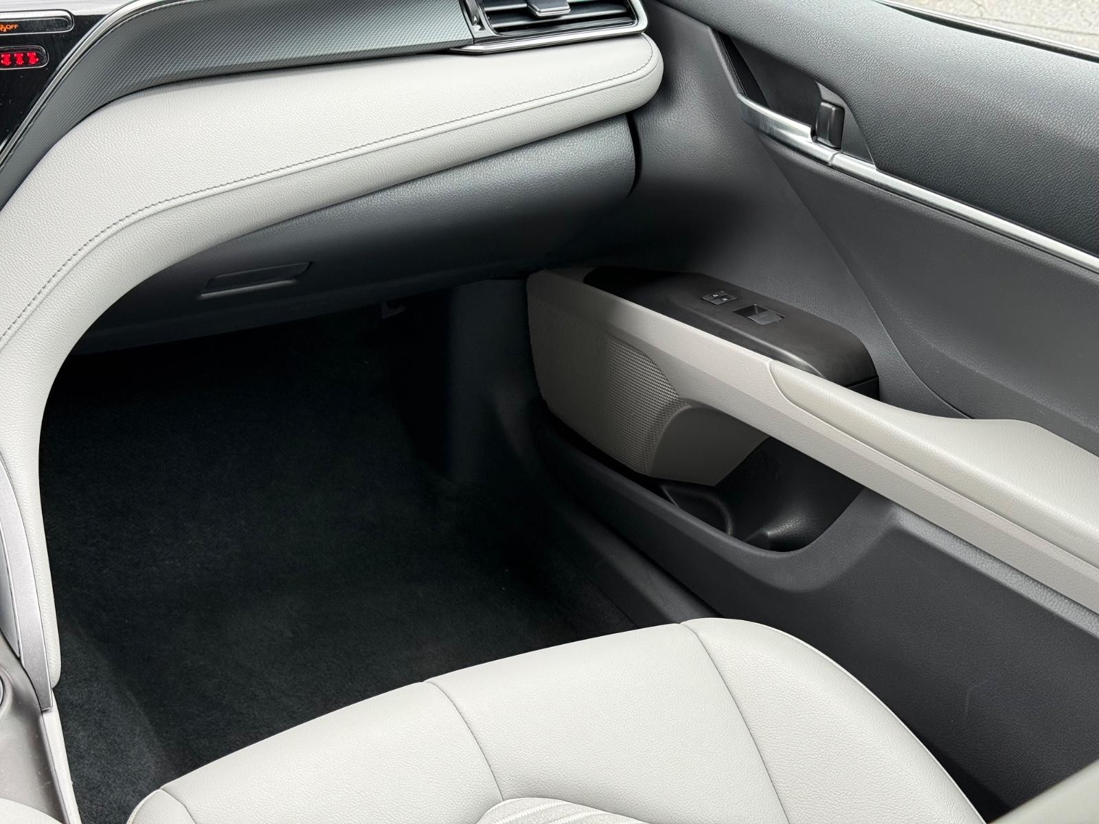 Toyota Camry Vehicle Image 15