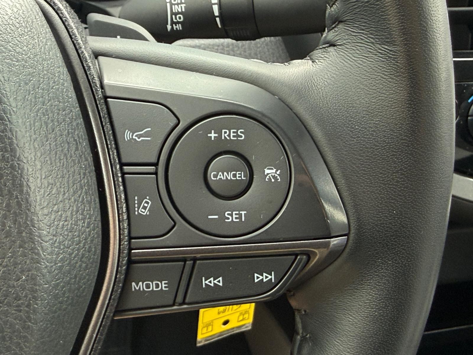 Toyota Camry Vehicle Image 17
