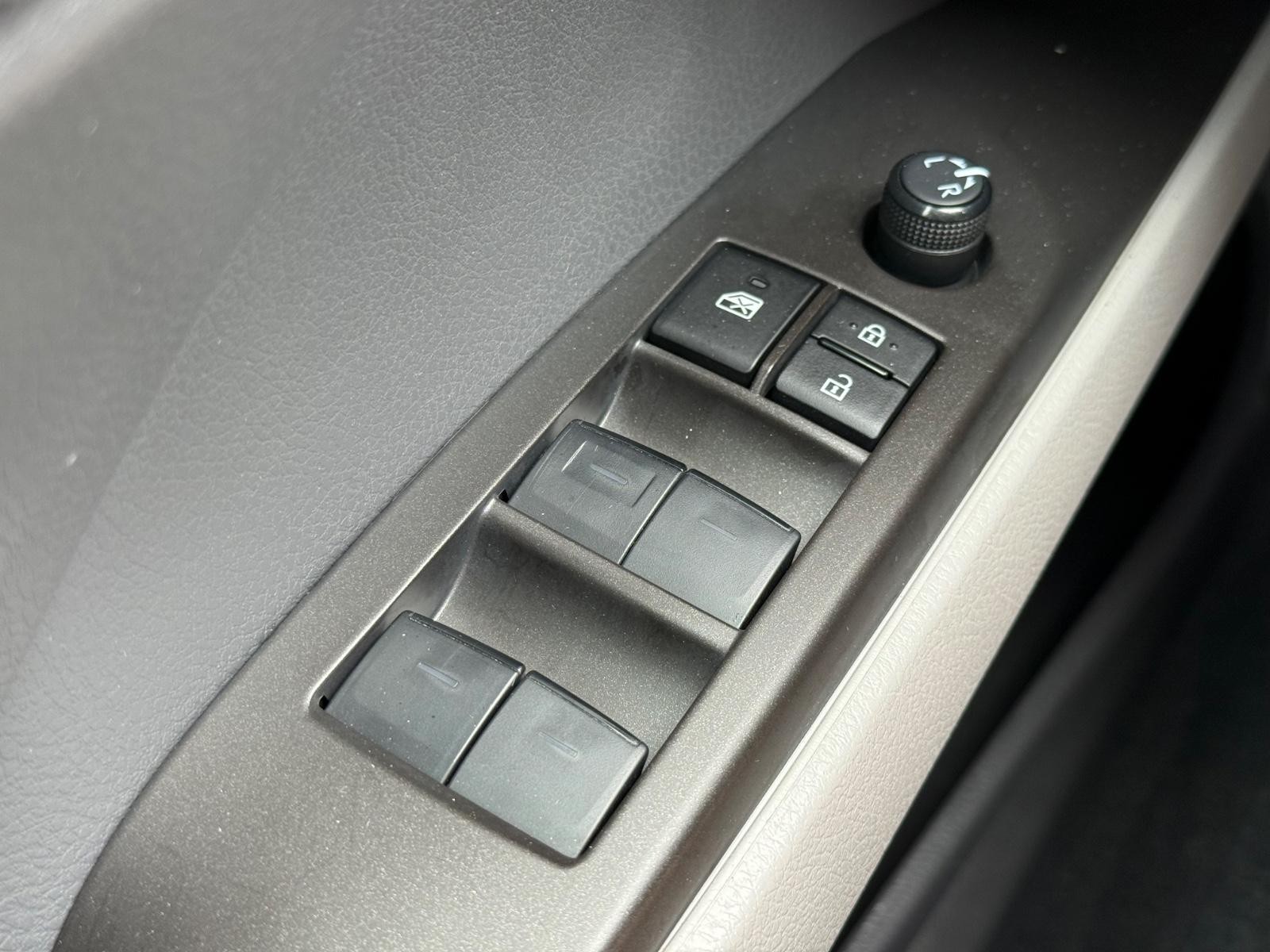 Toyota Camry Vehicle Image 20