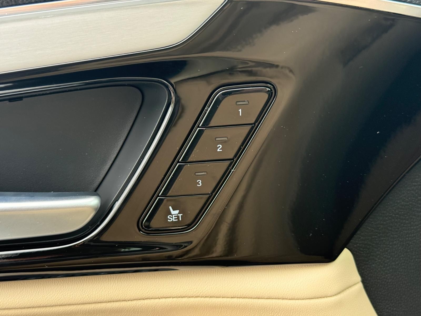 Acura MDX Vehicle Image 11