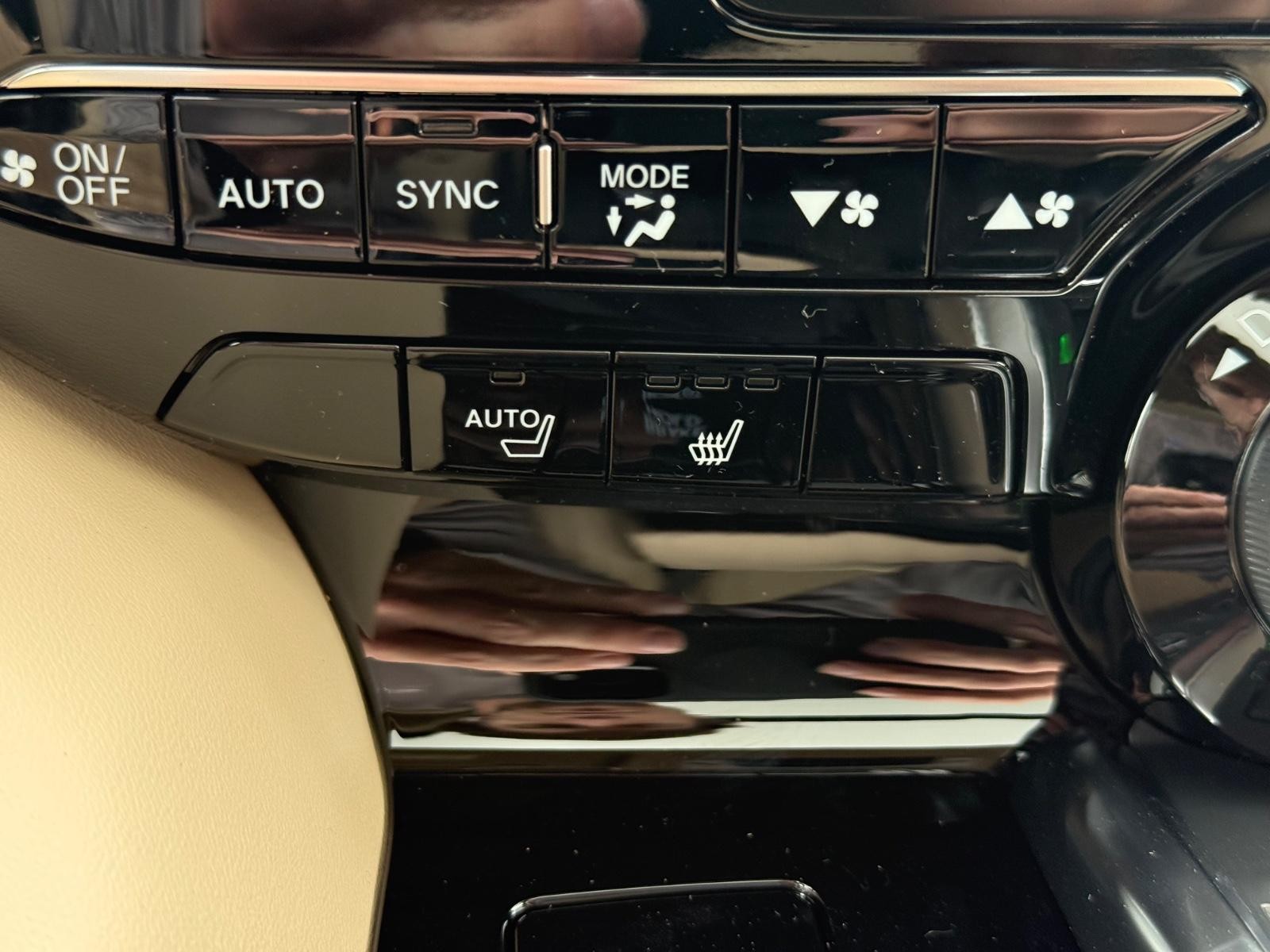 Acura MDX Vehicle Image 15