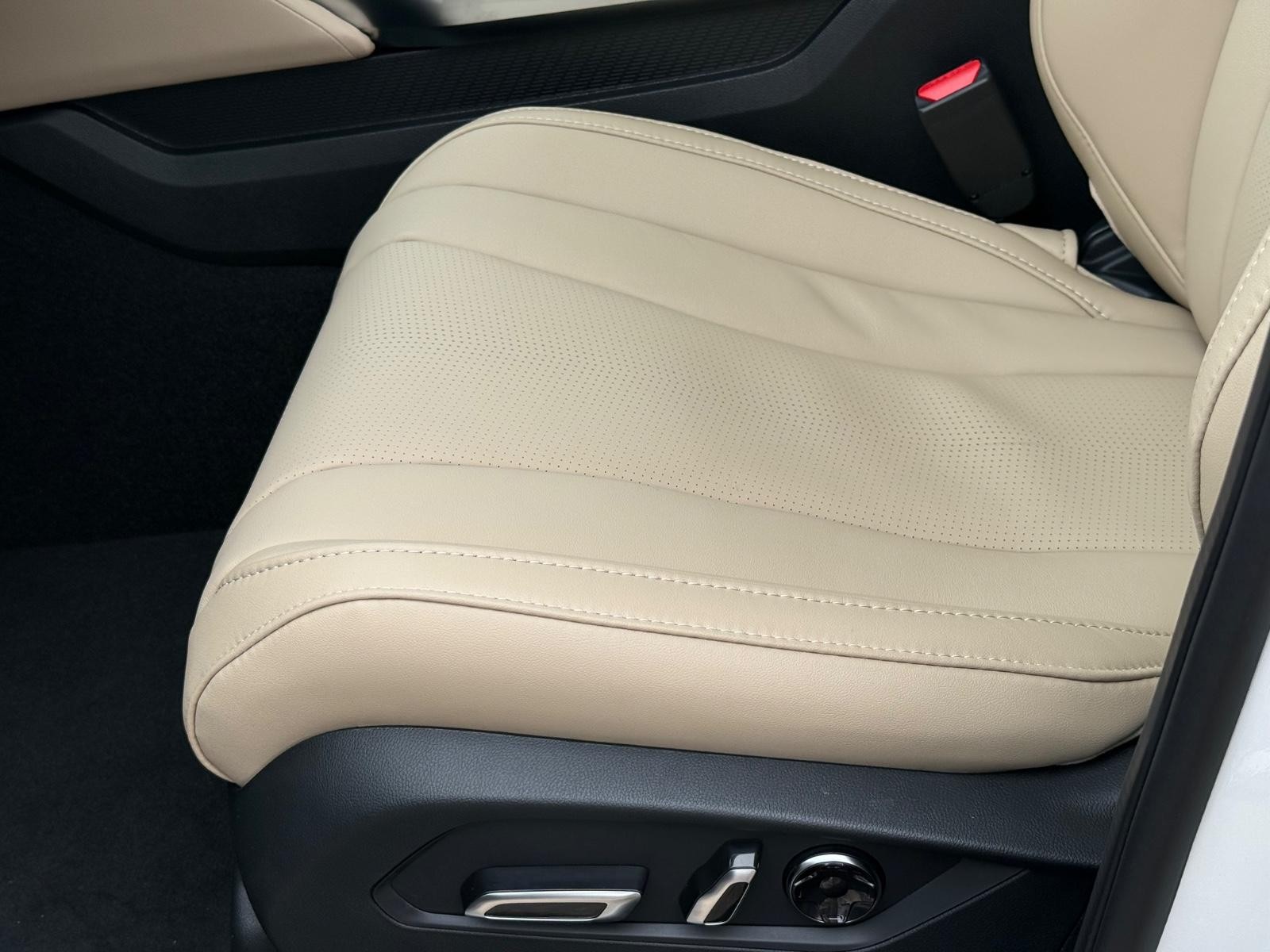 Acura MDX Vehicle Image 18