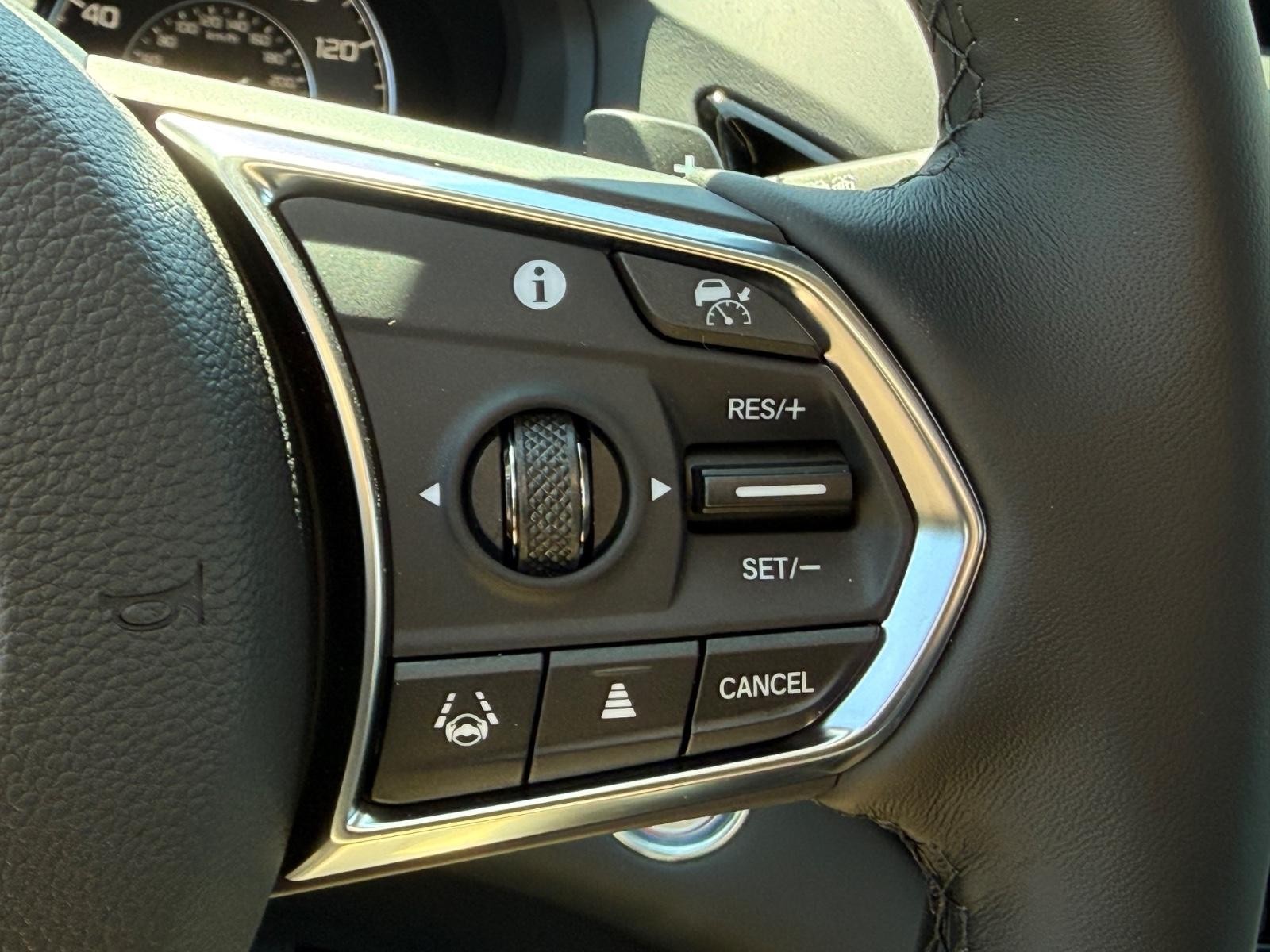Acura RDX Vehicle Image 12