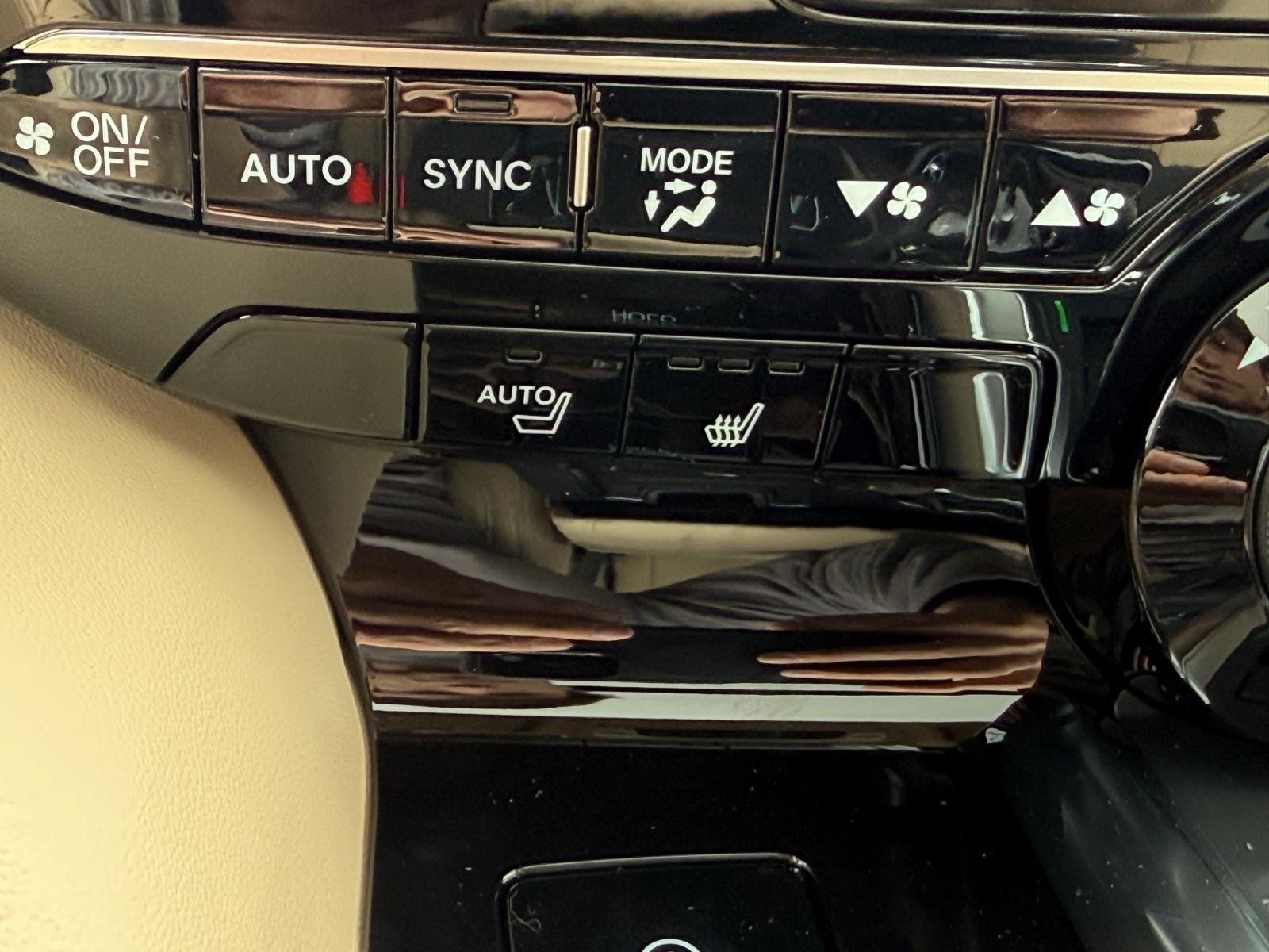 Acura MDX Vehicle Image 15