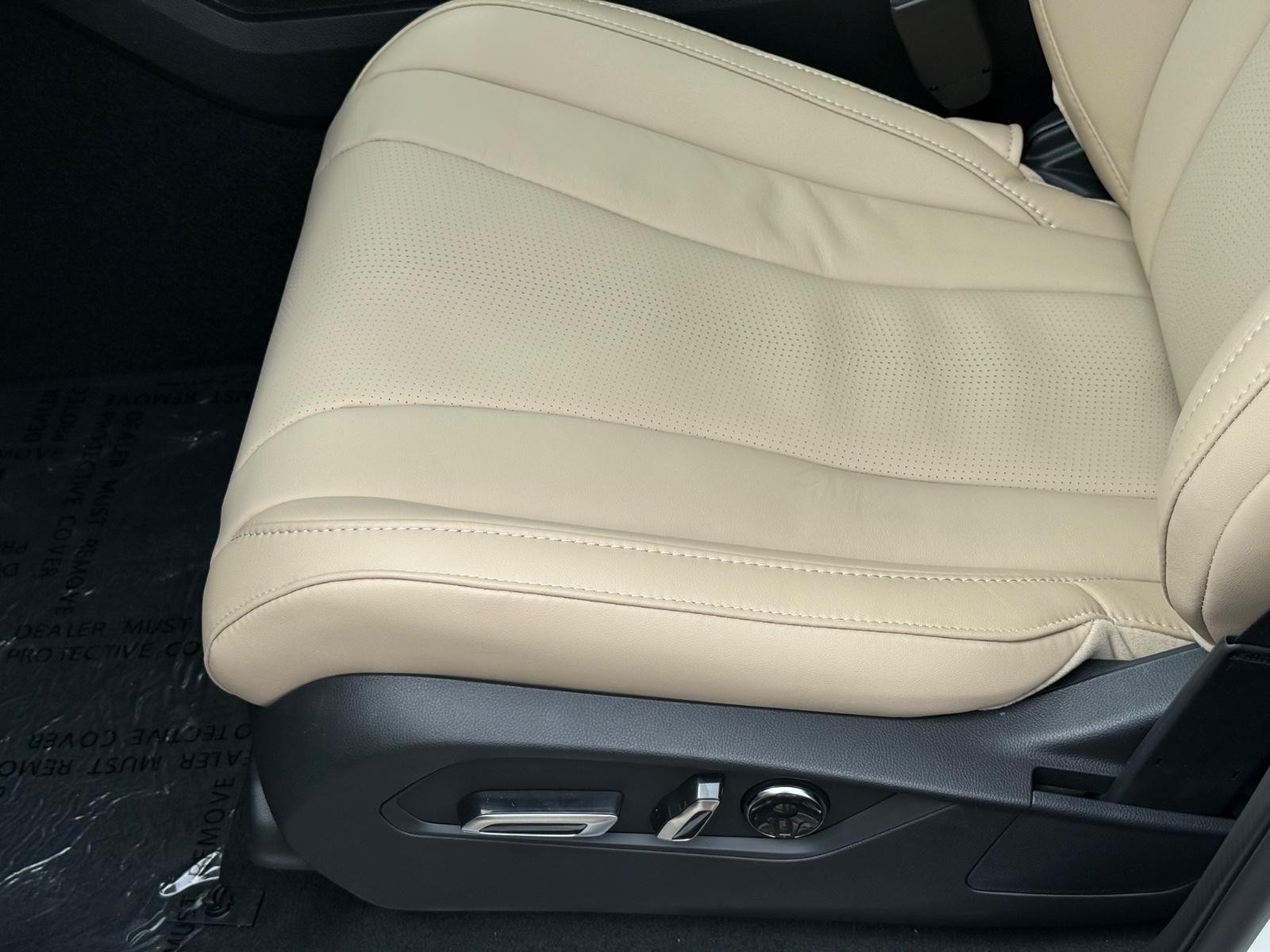 Acura MDX Vehicle Image 17