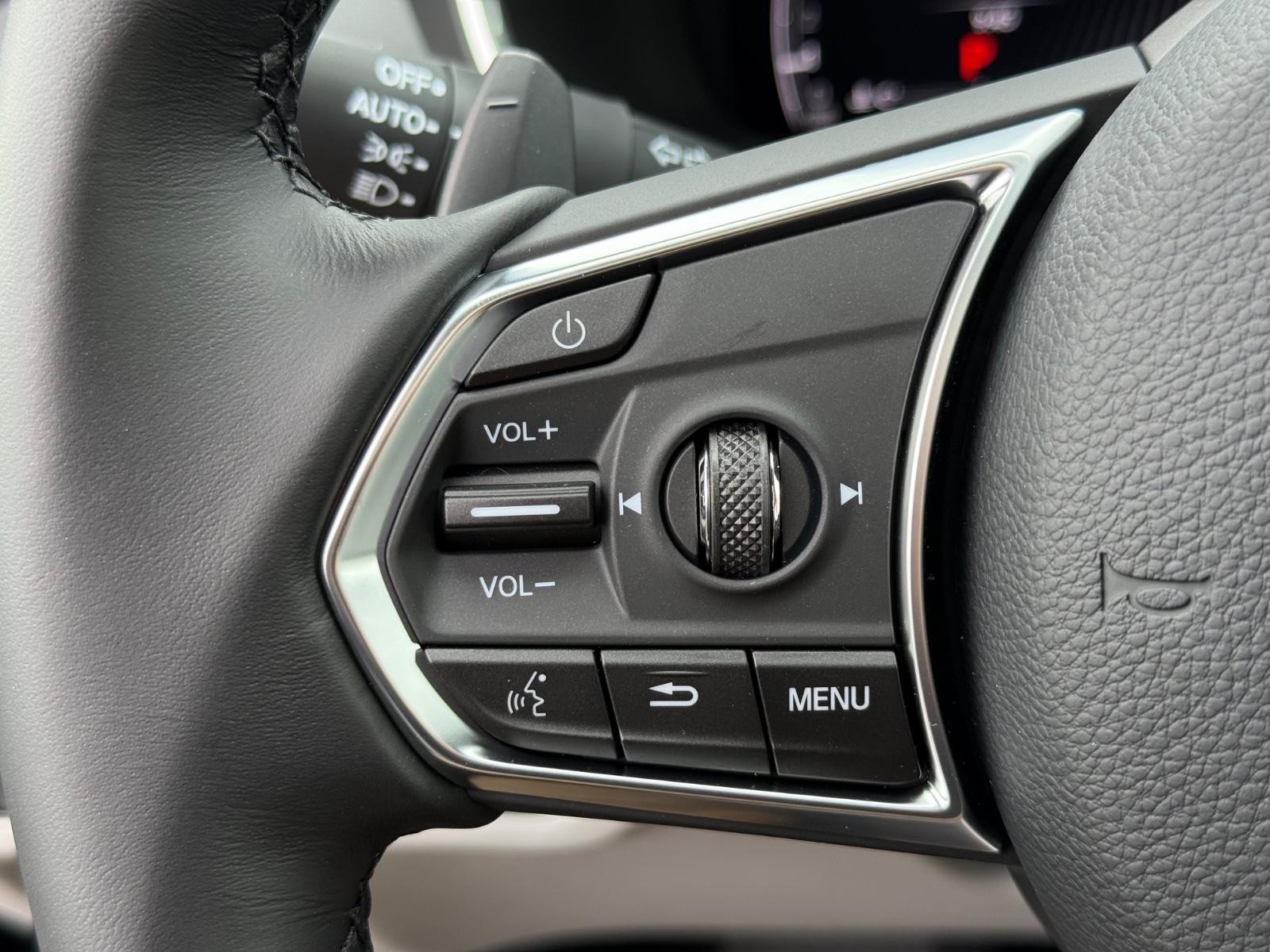 Acura MDX Vehicle Image 12