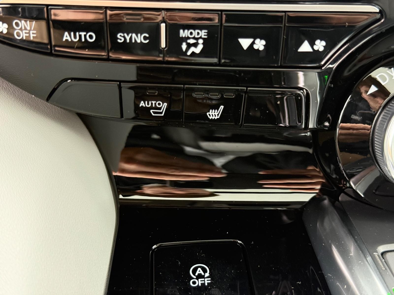 Acura MDX Vehicle Image 15