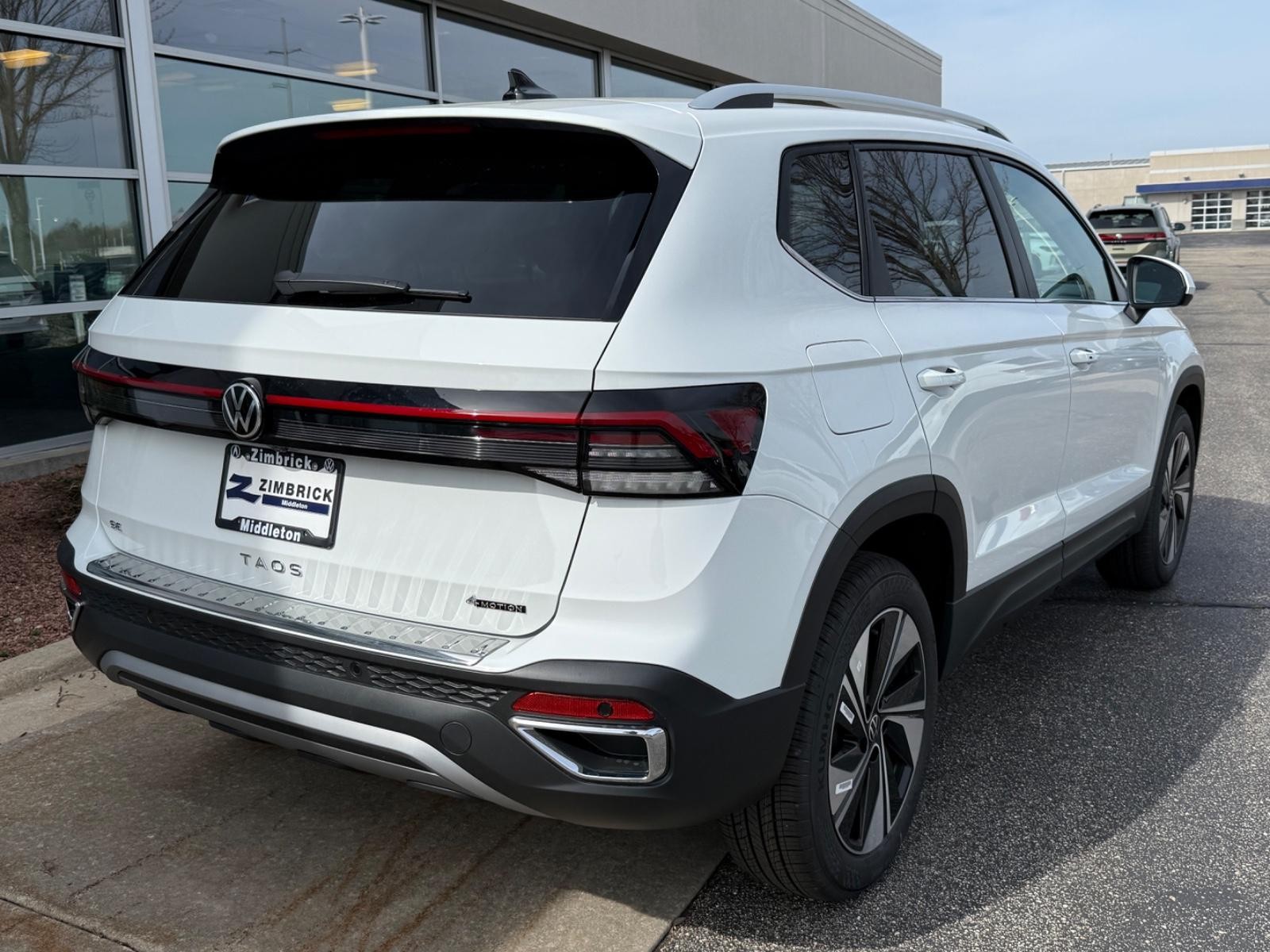 Volkswagen Taos Vehicle Image 03