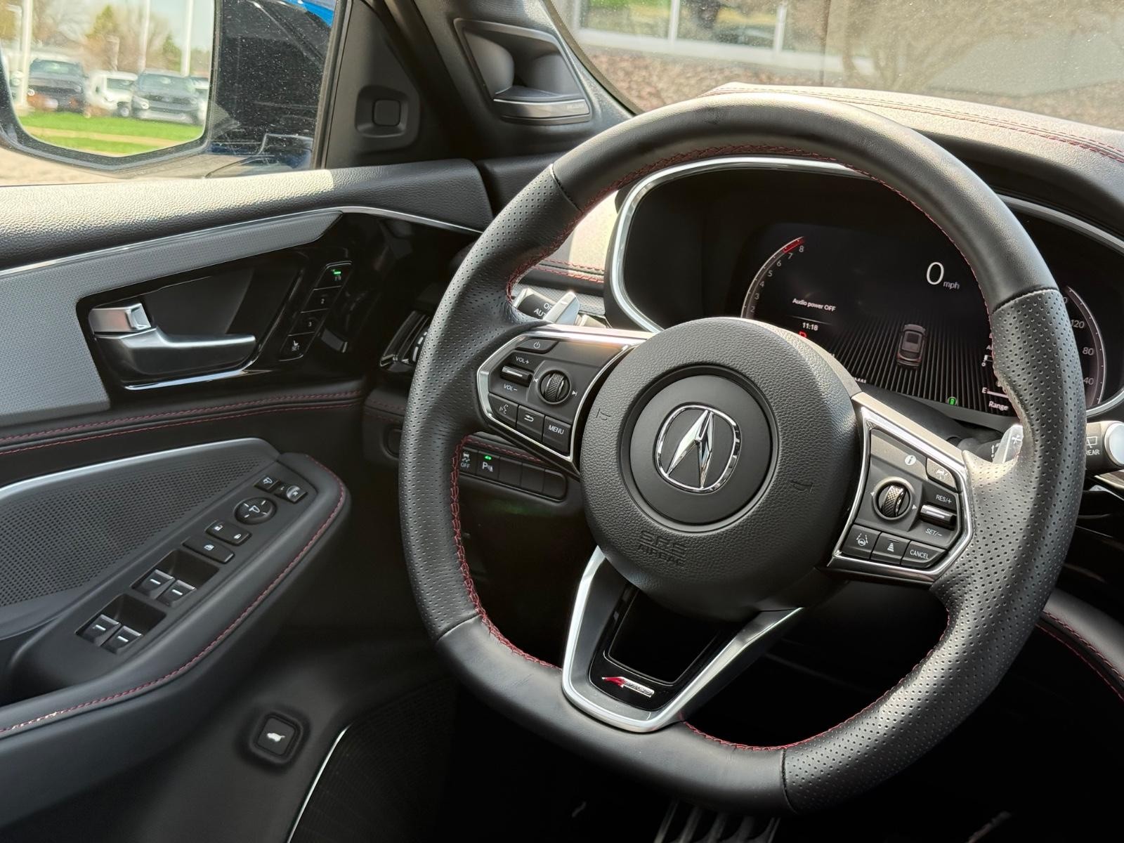 Acura MDX Vehicle Full-screen Gallery Image 14