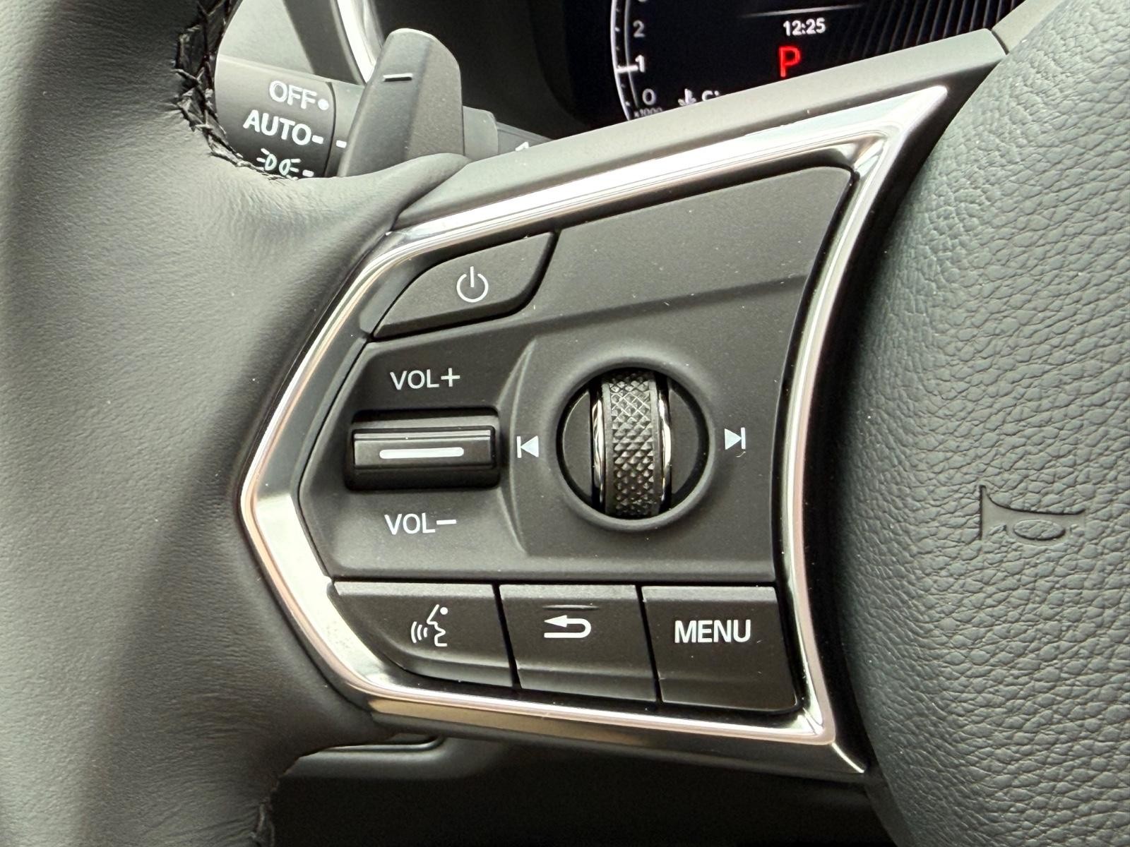 Acura MDX Vehicle Image 12