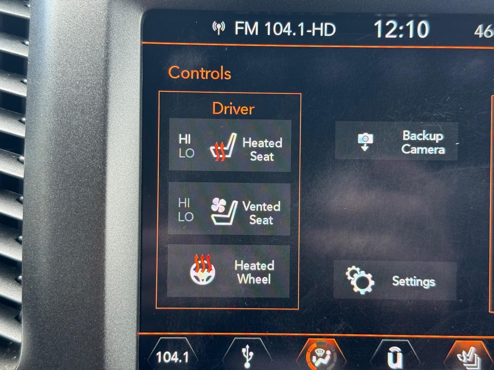 Jeep Cherokee Vehicle Image 22