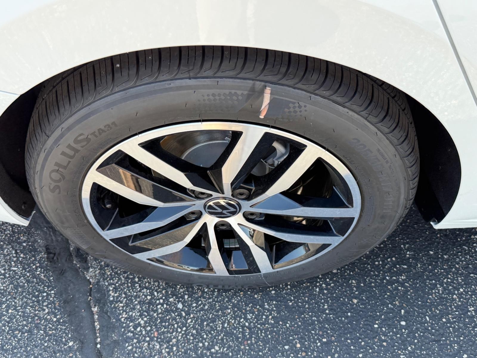Volkswagen Jetta Vehicle Image 04