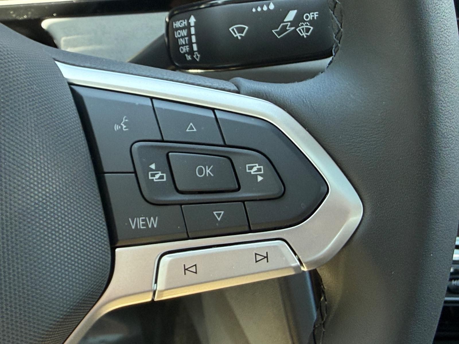 Volkswagen Jetta Vehicle Image 12