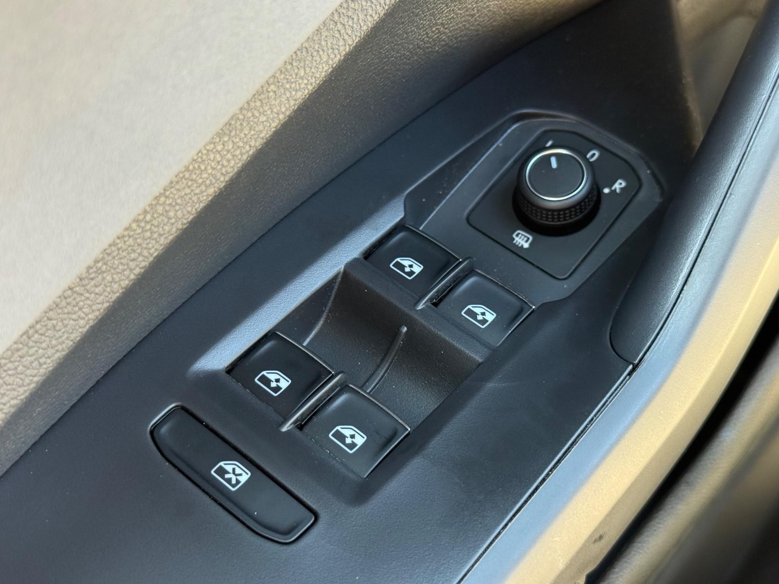 Volkswagen Jetta Vehicle Image 15