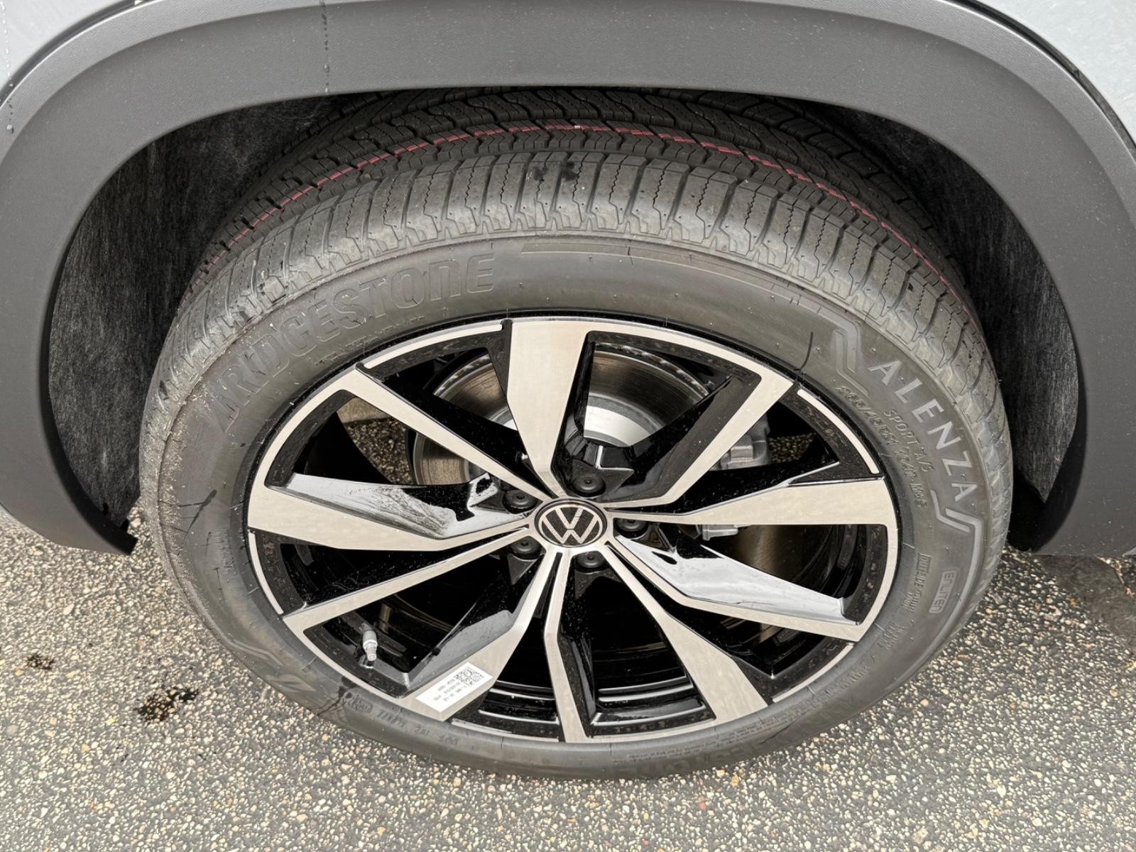 Volkswagen Atlas Vehicle Image 04
