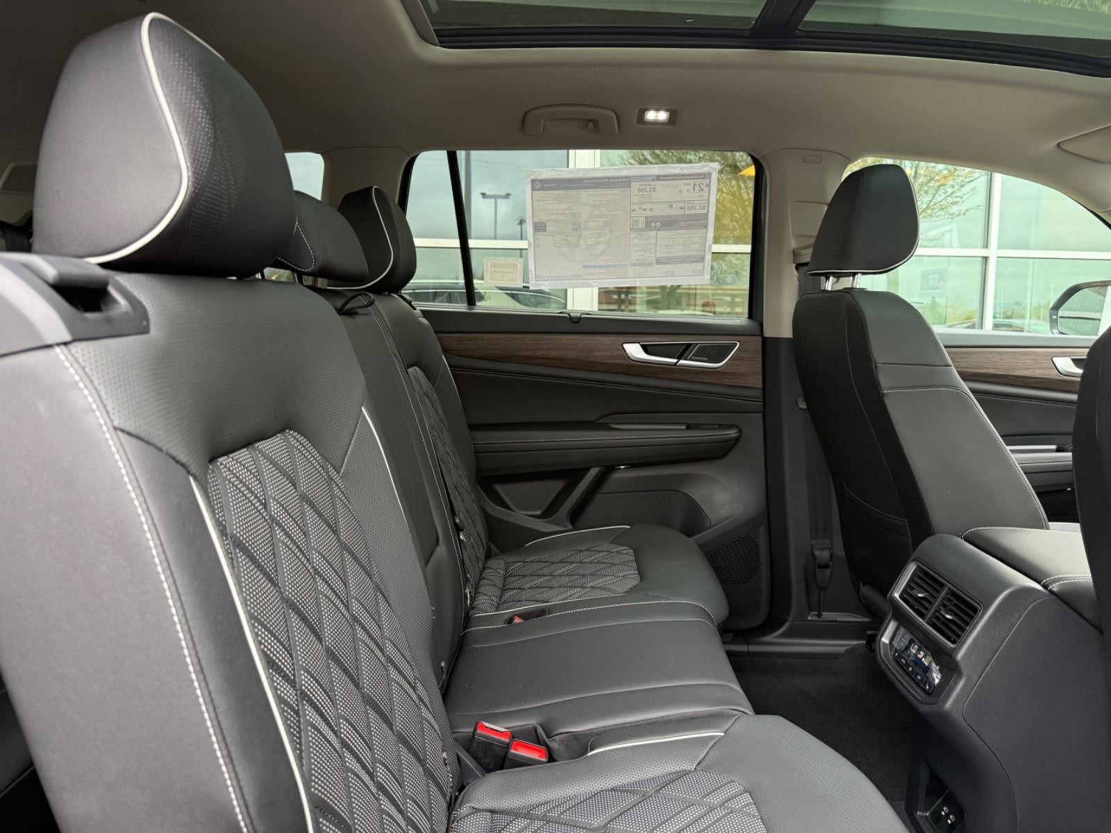 Volkswagen Atlas Vehicle Image 05