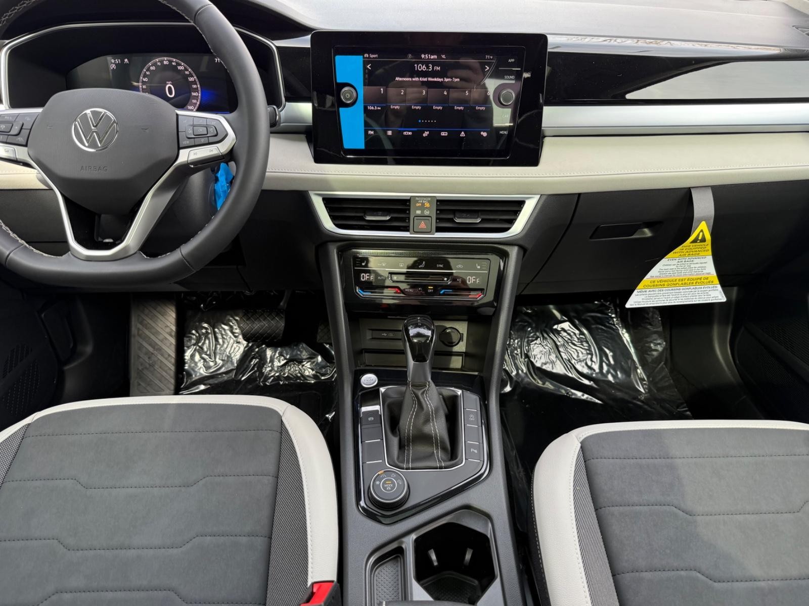 Volkswagen Taos Vehicle Image 06
