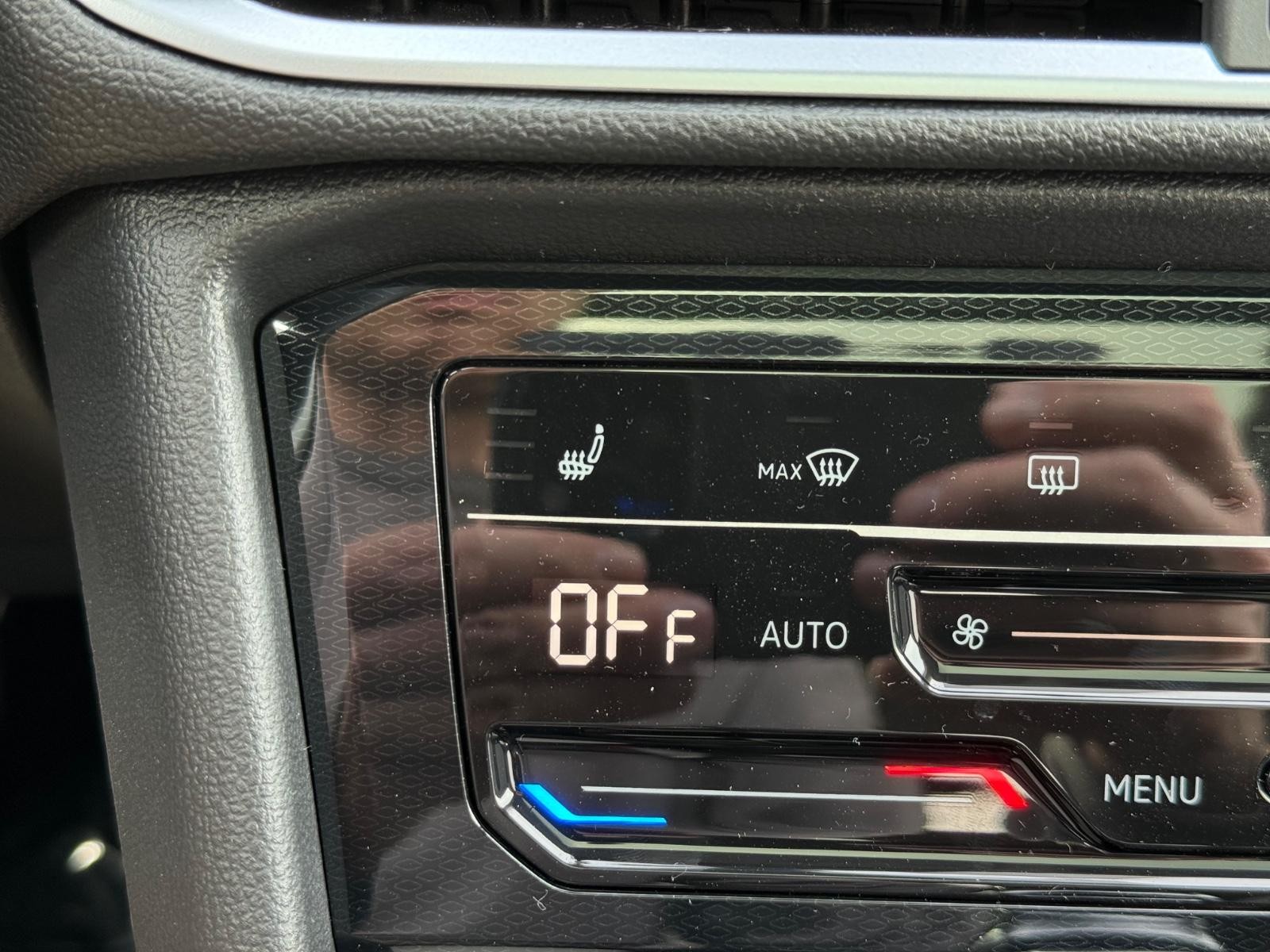 Volkswagen Taos Vehicle Image 14