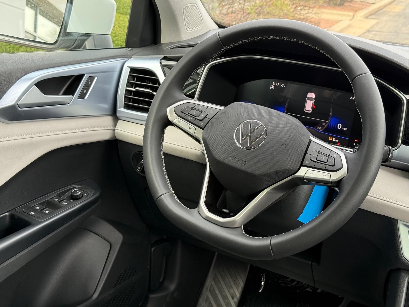 Volkswagen Taos Vehicle Image 09