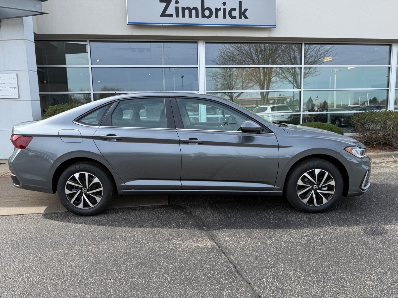 Volkswagen Jetta Vehicle Image 02