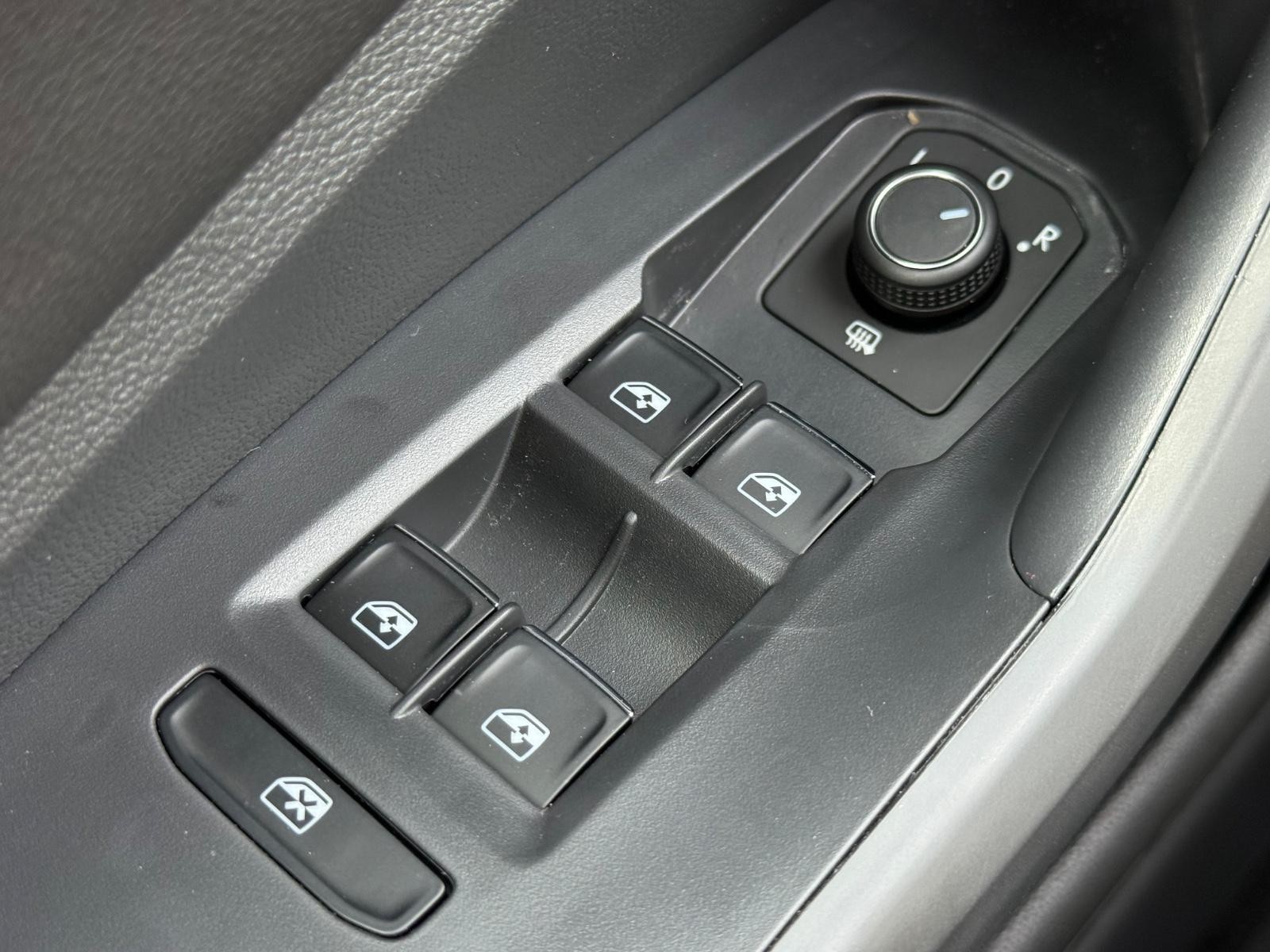 Volkswagen Jetta Vehicle Image 14