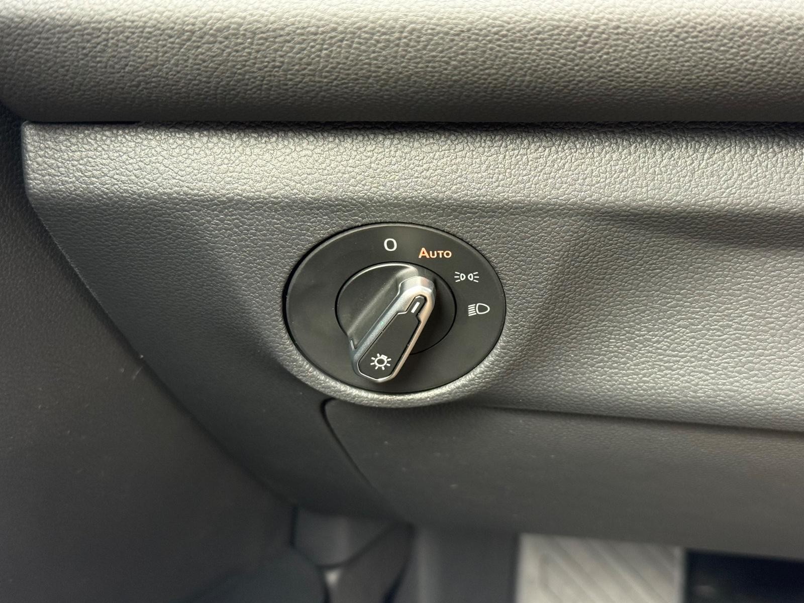 Volkswagen Jetta Vehicle Image 15