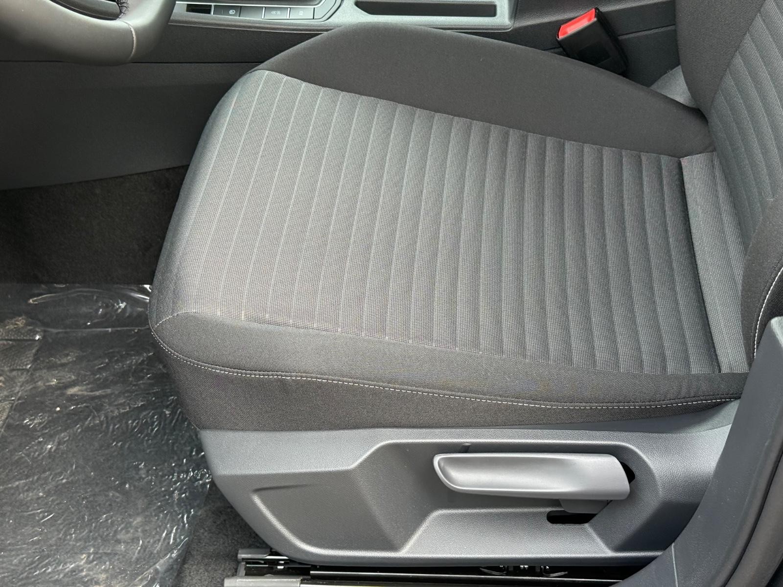 Volkswagen Jetta Vehicle Image 16