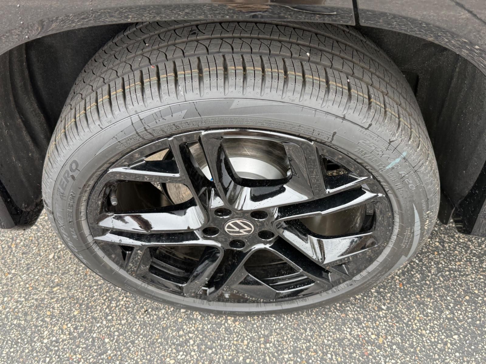 Volkswagen Tiguan Vehicle Image 04