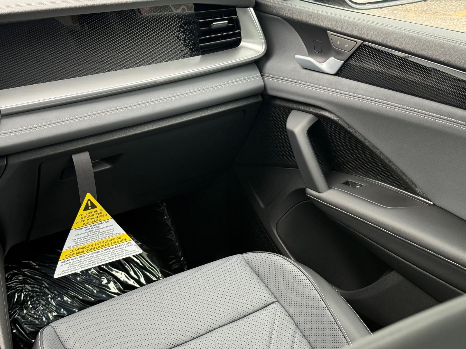 Volkswagen Tiguan Vehicle Image 09