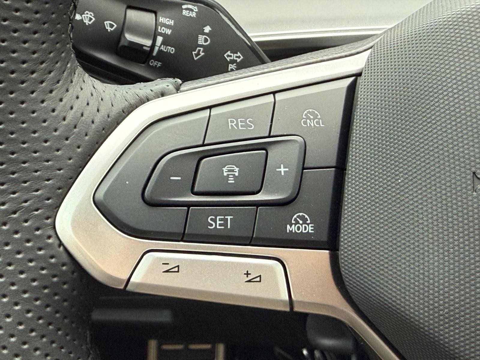 Volkswagen Tiguan Vehicle Image 10