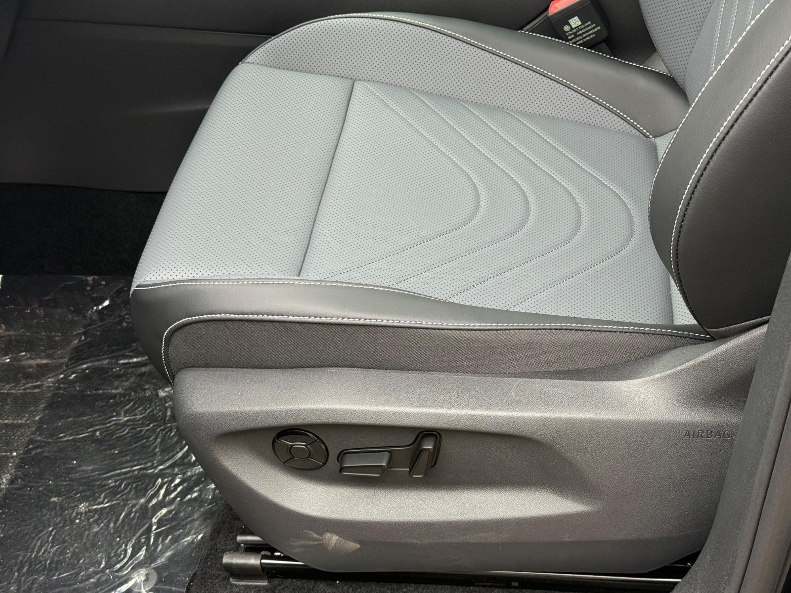 Volkswagen Tiguan Vehicle Image 17