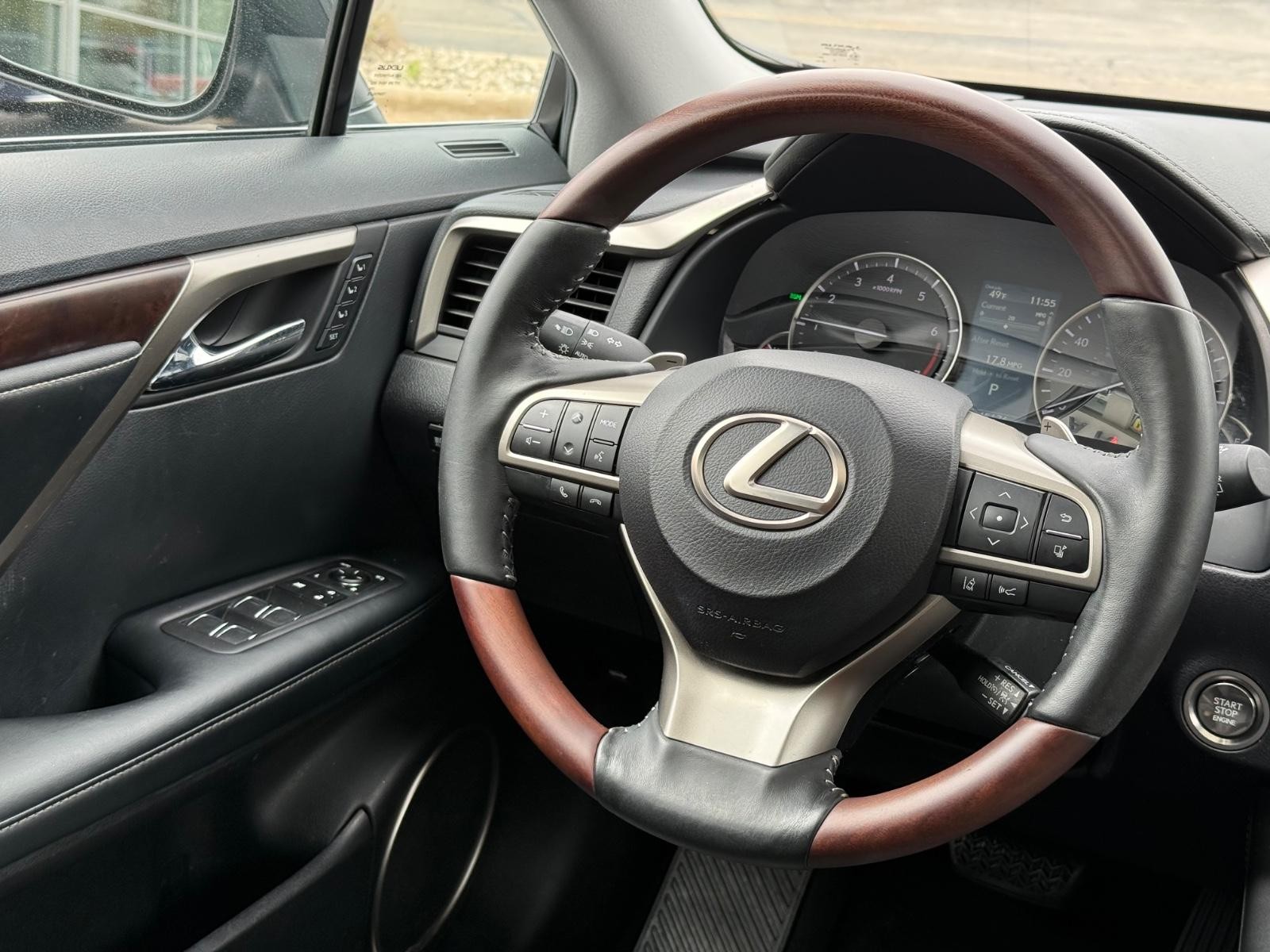 Lexus RX Vehicle Image 15