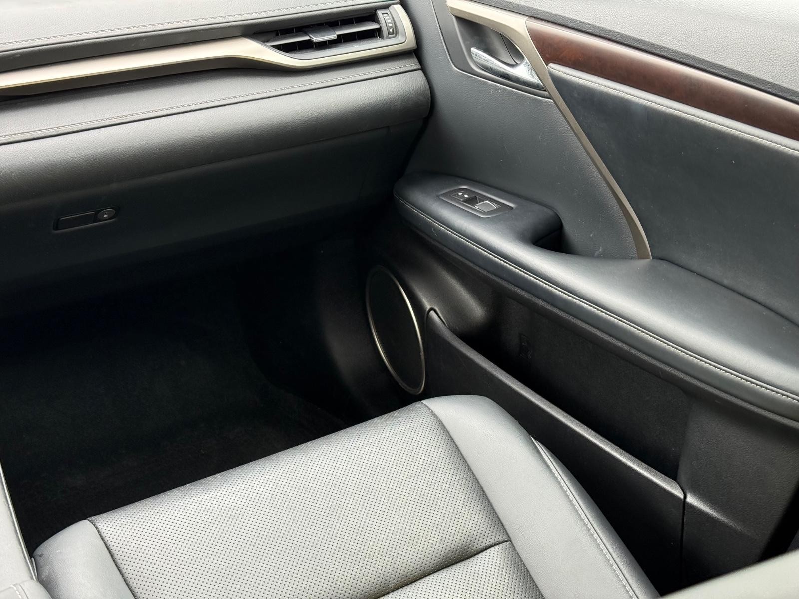 Lexus RX Vehicle Image 16