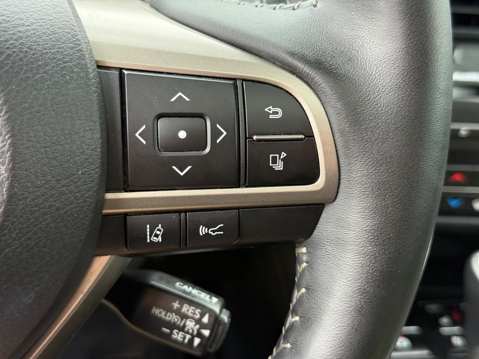 Lexus RX Vehicle Image 20