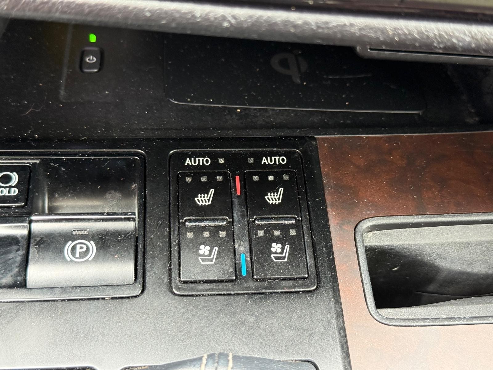 Lexus RX Vehicle Image 23