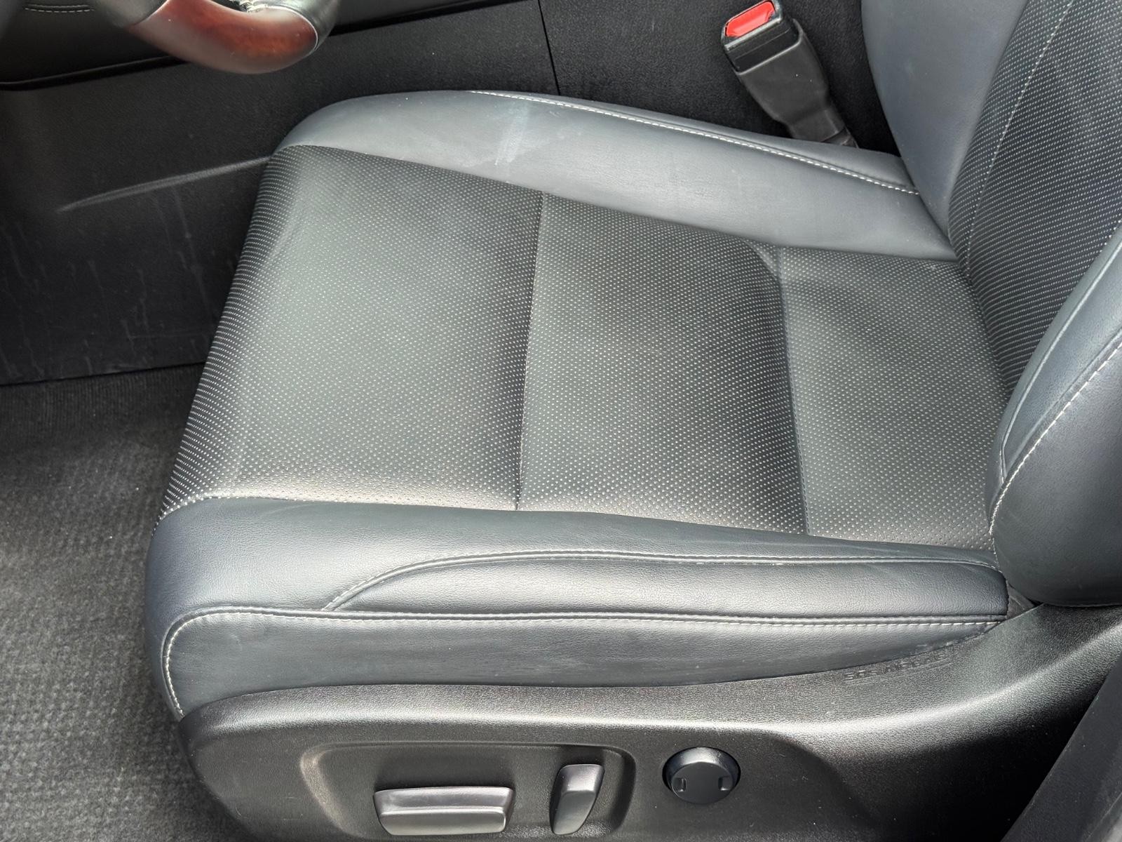 Lexus RX Vehicle Image 25