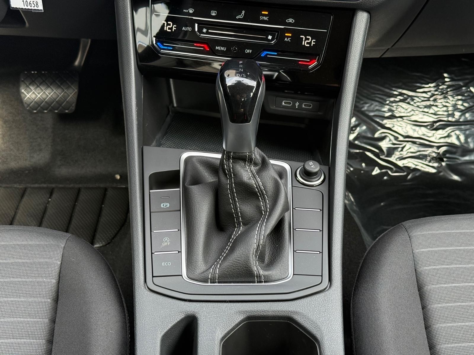 Volkswagen Jetta Vehicle Image 08